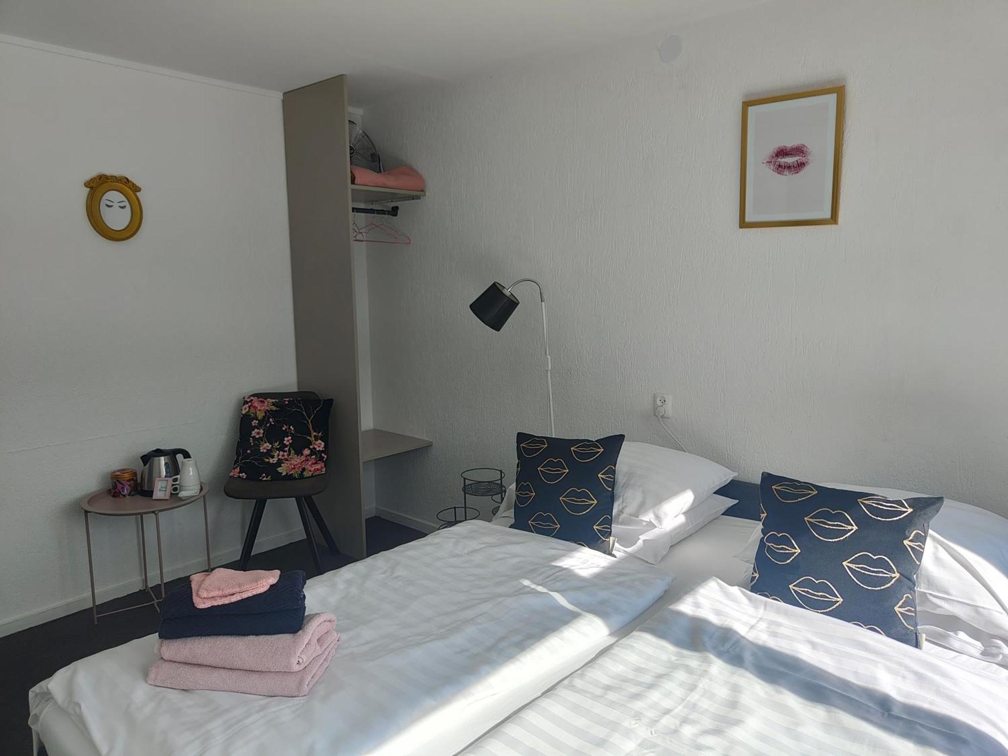 Lela Hotel 2*
